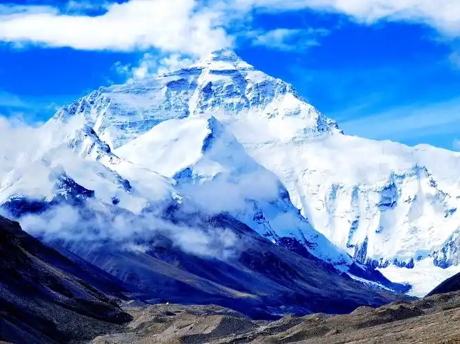 上一步珠穆朗玛峰峰顶