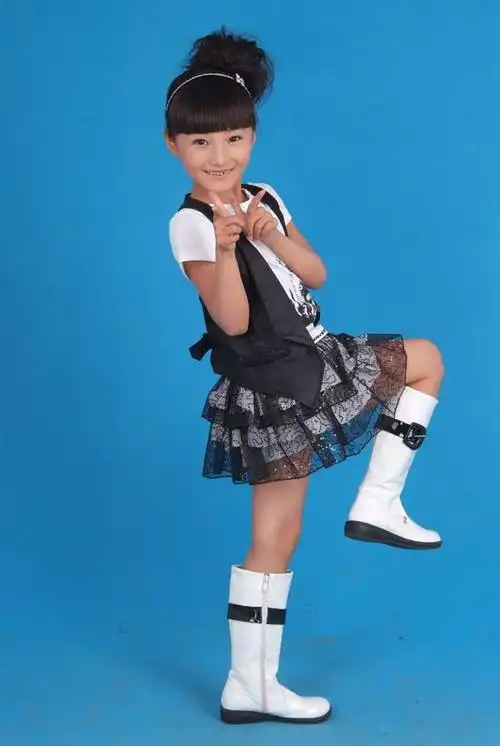 牛欣欣有哪些演艺经历?