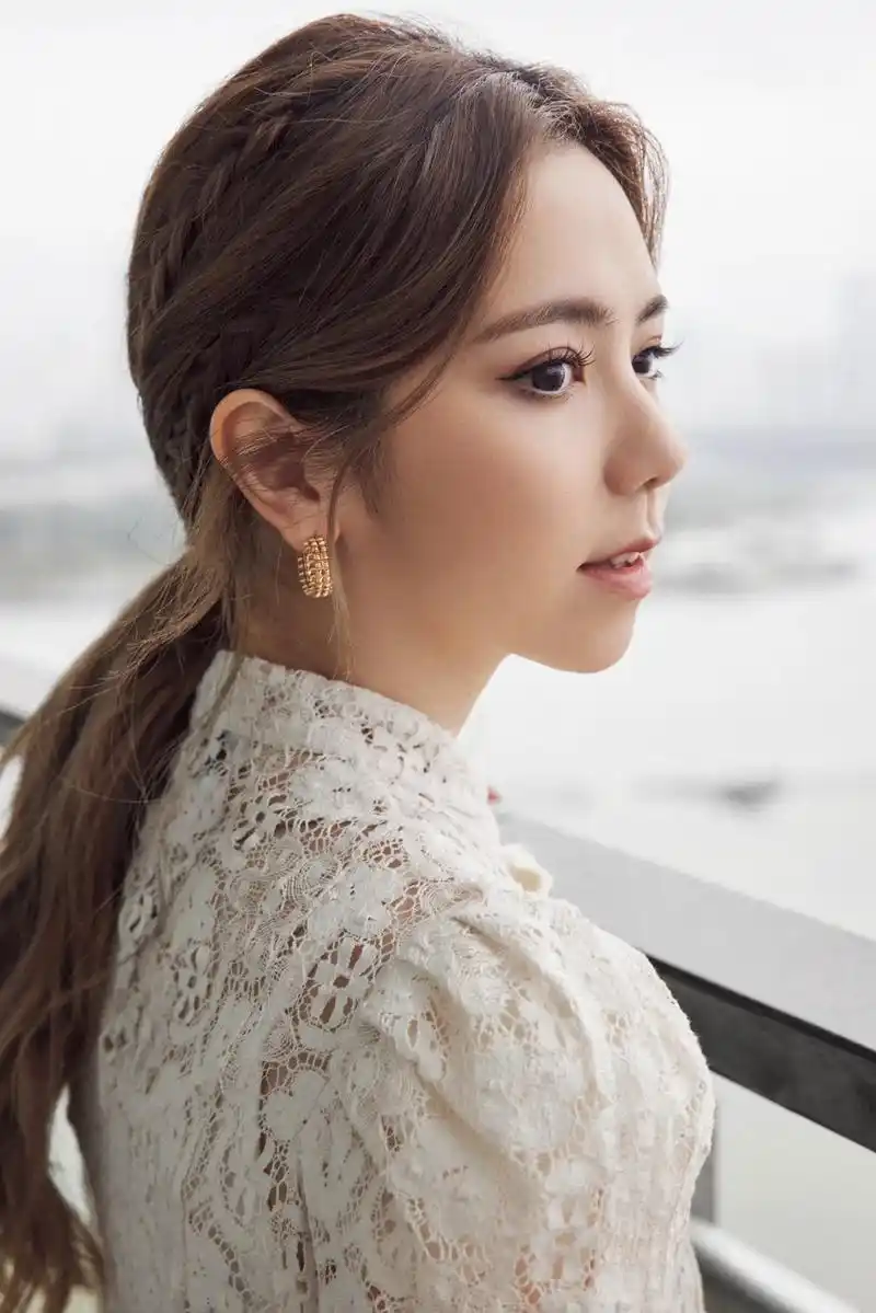 存图.#邓紫棋 #东方风云榜 - 抖音