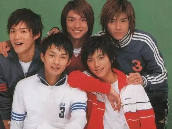 成员包括庄濠全(敖犬),邱胜翊(王子),杨奇煜(小煜),廖俊杰(小杰)