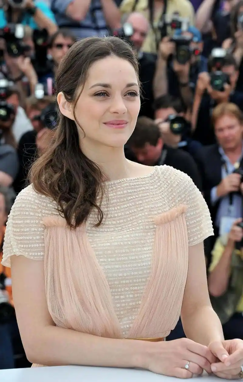 为艺术献身的女明星  玛丽昂·歌迪亚(marion cotillard)法国知名女