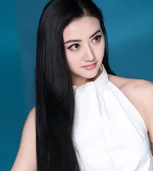 天生不上镜的8位女明星真人个个又瘦又美比照片漂亮10倍