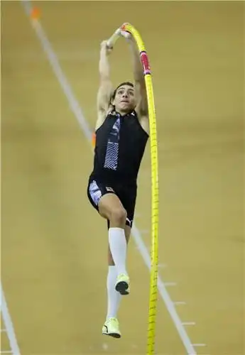 7天内两破撑杆跳世界纪录 新"一厘米先生"来了|布勃卡|撑杆跳|世界