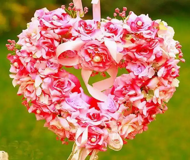 唯美心型花艺