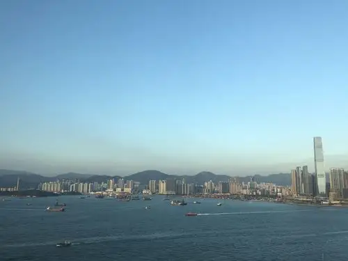 中联办之侧,西环一线海景:香港万怡