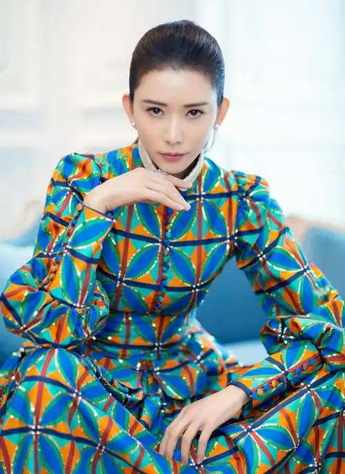 林志玲最新造型胖了一圈仙气尽失