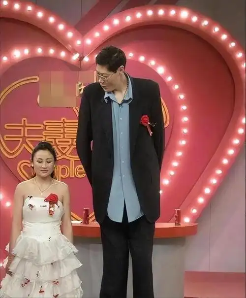 纪实亚洲第一巨人张俊才怪病缠身和妻子20年没孩子