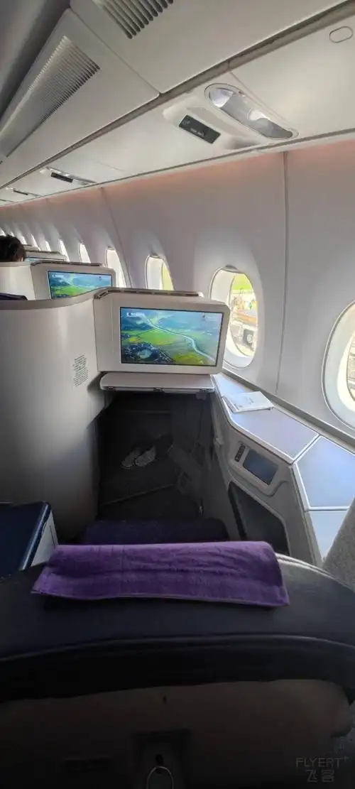 不愧是国航旗舰机型一次超值的a350商务舱之旅座椅可完全平躺