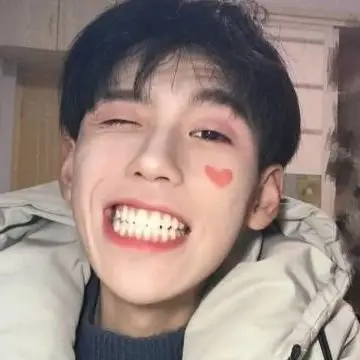 呲牙咧嘴憨笑_男生搞笑头像图片_扣扣居