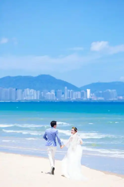 海南三亚婚纱摄影旅拍婚照底片200全送服装任选