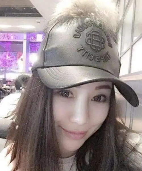 乒乓功勋王励勤家庭现状,老婆经常发微博黑他,女儿越长越可爱