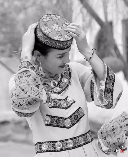 塔尔乡的塔吉克族姑娘