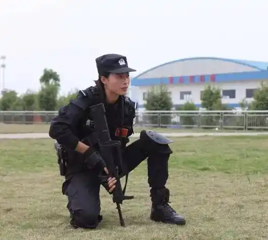 "神枪手"女特警是这样炼成的