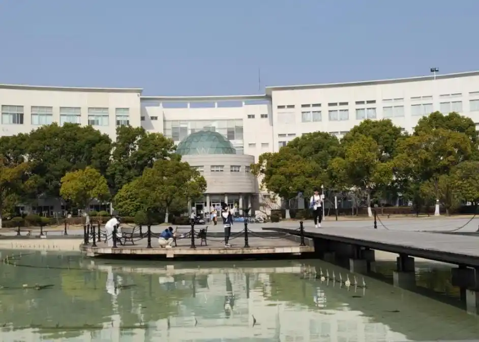 春有约,花不误!上海高校的春日浪漫藏不住啦