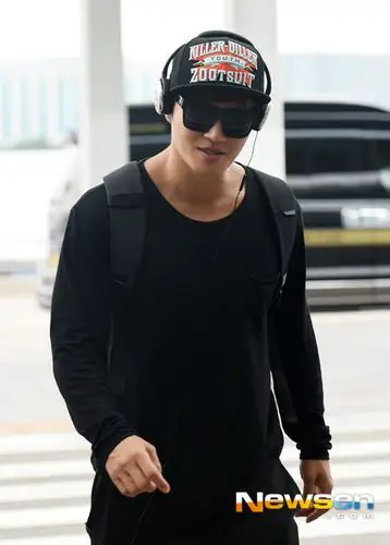 runningman金钟国机场照