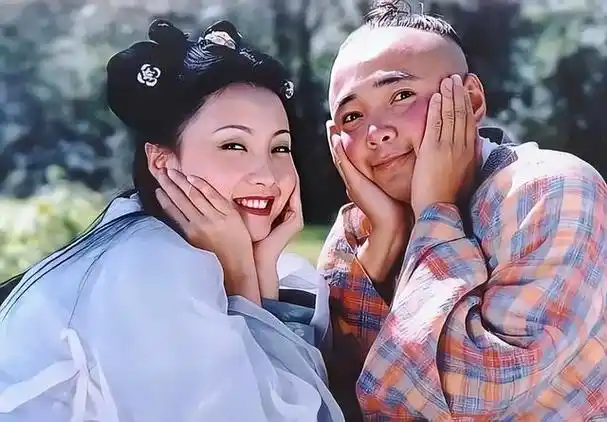 《春光灿烂猪八戒》23年了,剧中竟藏这么多美女,原谅我没认出她