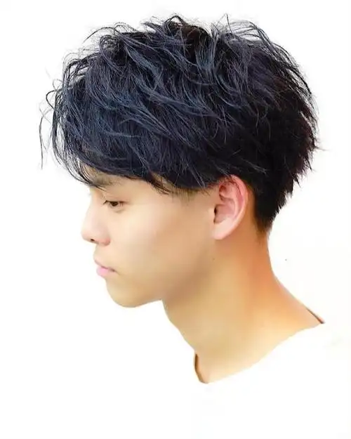 男生轻微纹理烫换个纹理发型感觉帅多了