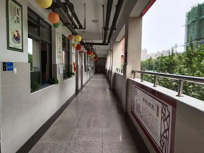 书香养壁 雅韵陶行——安徽蚌埠禹王学校小学部走廊文化建设暨丰富