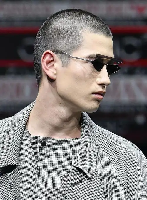 剪寸头后,多久才能长出长发?