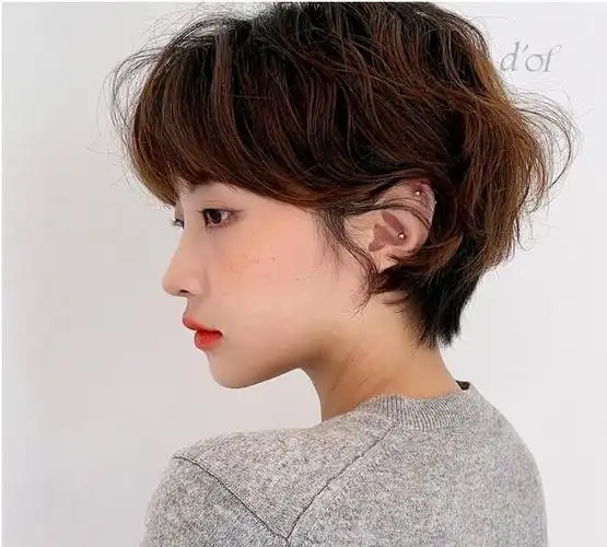 波波头烫发图片显年轻最新波波头烫发型图片