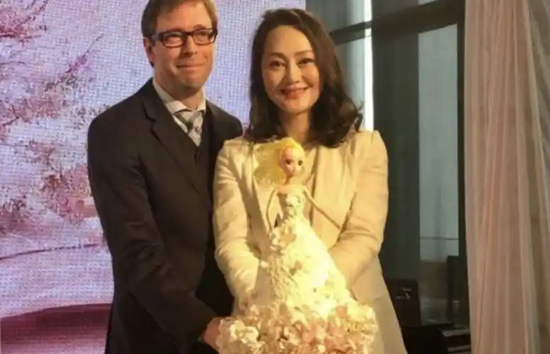 抛弃患病丈夫带女儿离开,转身投入富商怀抱,大宋佳真的太狠了_张学进