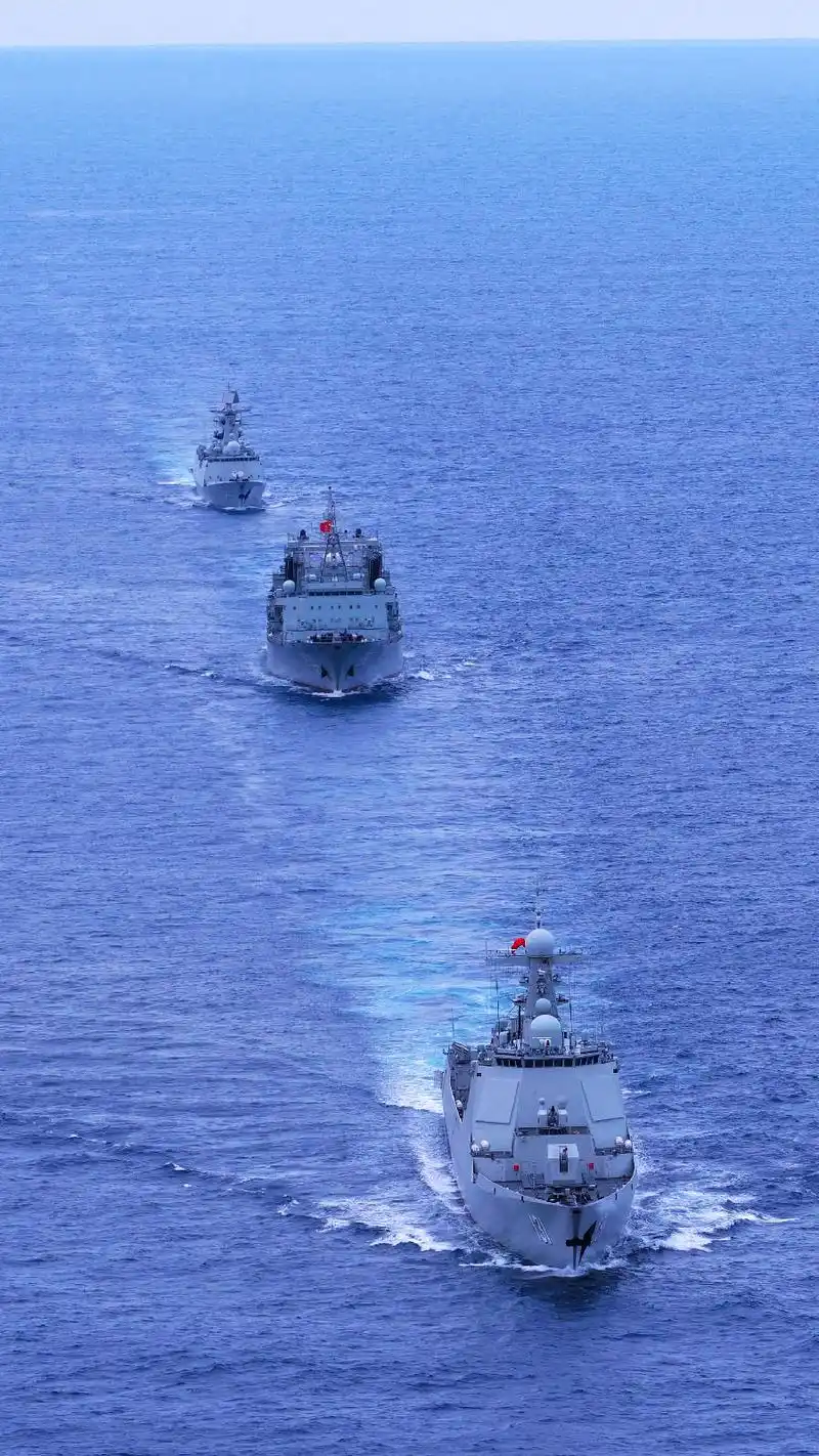 高清壁纸丨碧海蓝天,跟人民海军一起守护(2)_中国军情_军事_新闻中心