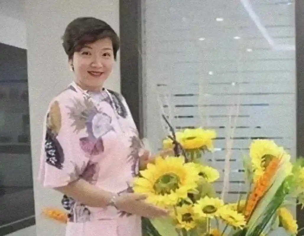 曾经的古装美女刘玉婷,如今也53岁了.