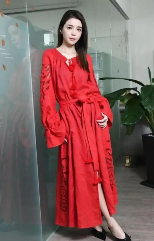 李毓芬:人美声甜身材靓,前凸后翘s型,你喜欢吗?