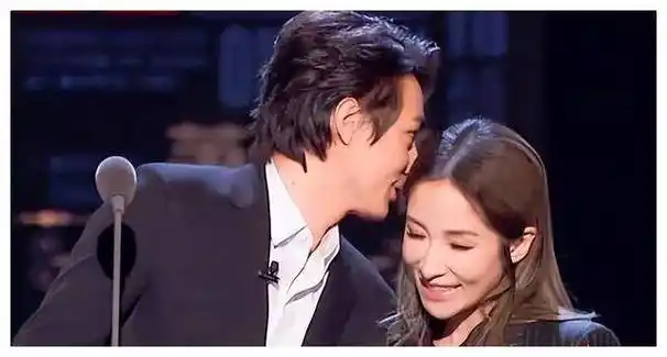 萧亚轩的新恋情,寻找自我的旅程, 芸芸众生皆有路_爱情_经历_生活