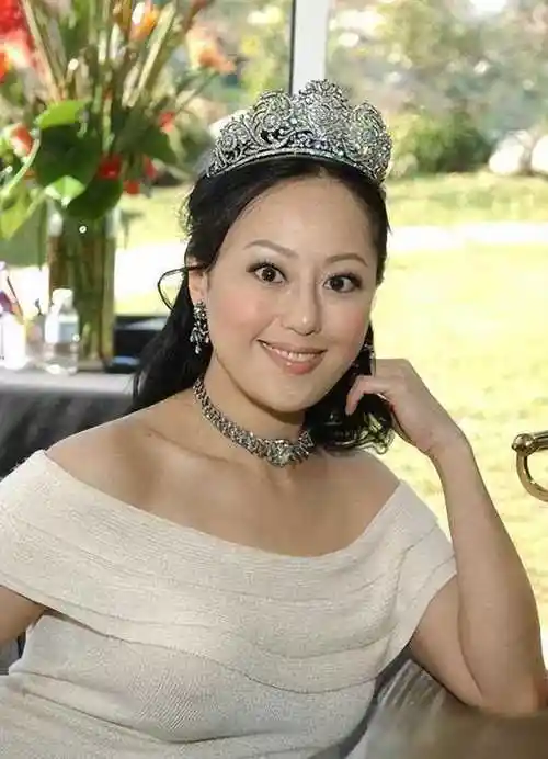 香港名媛第一妖女榨干2个亿万富豪成为豪门恐惧的女人