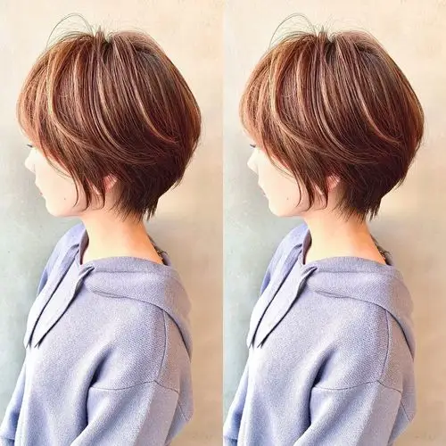 一般剪完整个发型的形状之后,需要做一个量感的调整 ,线条感就是在