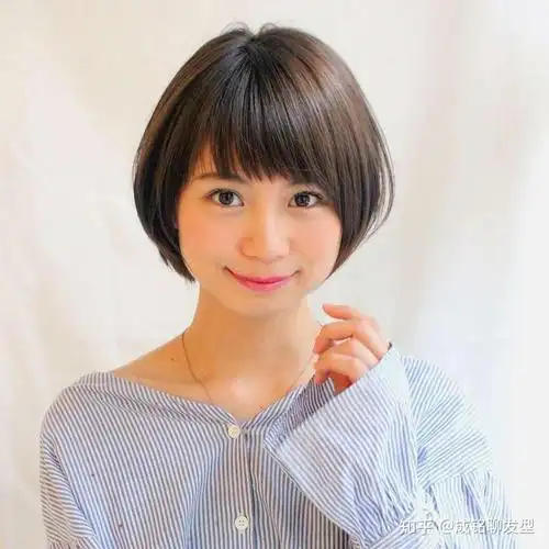 女生脸大适合什么短发