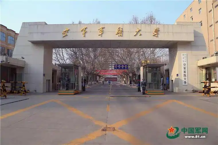 国内新闻 滚动新闻 正文 来自军队院校的报告 军报独家连线空军军医