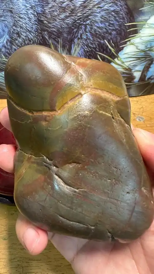 收获一枚彩泥石,完整细腻犹如彩虹