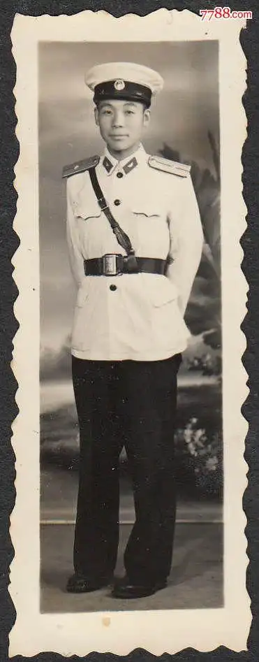 五十年代军人照片(二张)