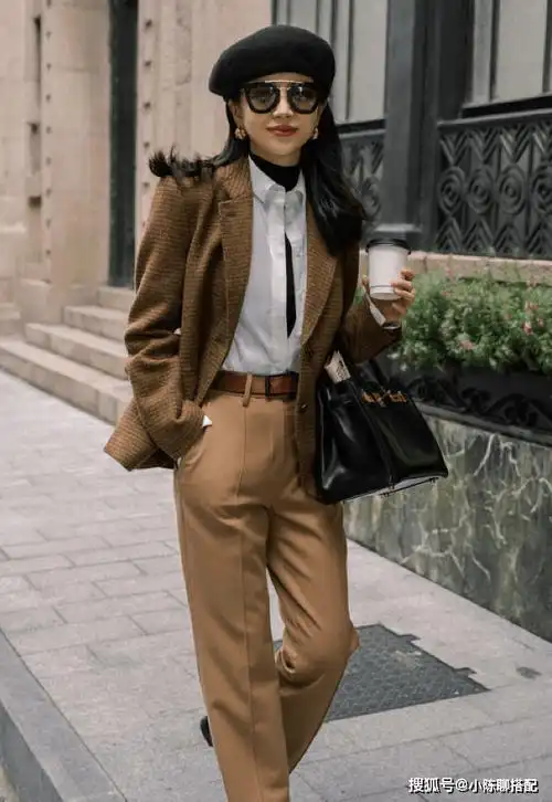 今秋火了一种穿搭叫"美拉德",6大配色方案,开启秋日氛围美_棕色_色彩