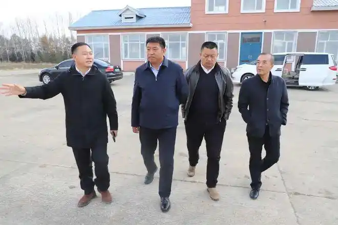 郭伟到饶河农场有限公司督导检查粮食统营等工作