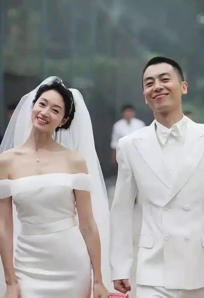 演员朱亚文老婆沈佳妮引发热议       7月19日,知名演员朱亚文的妻子