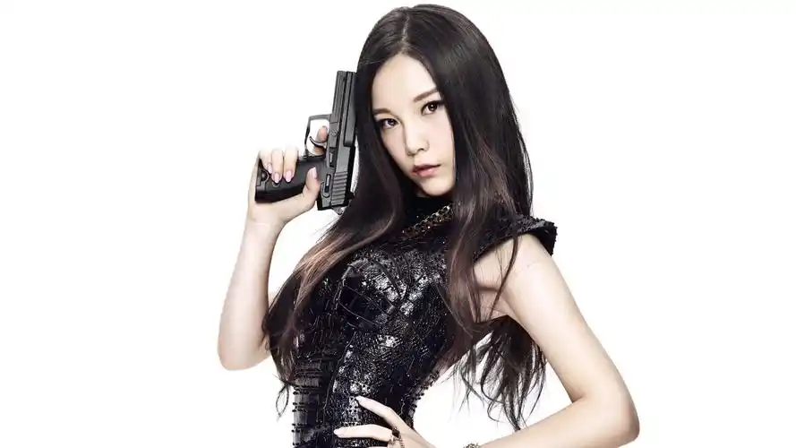 新生代音乐才女本兮高清写真桌面壁纸