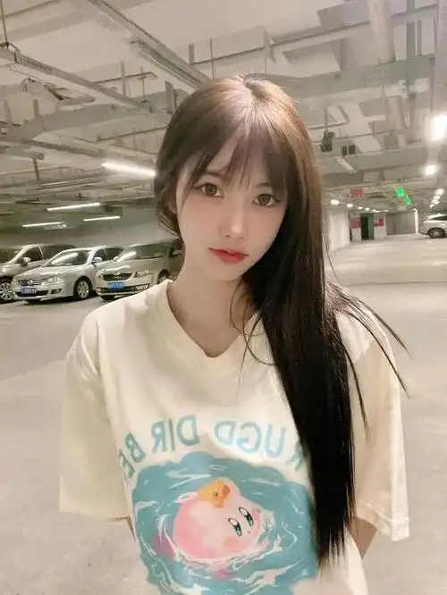 长发飘飘的小姐姐自拍美图合集分享展示