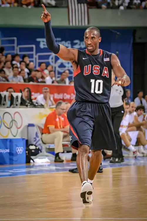 科比 nike hyperdunk2008 北京奥运会 这鞋是时候复刻呢?