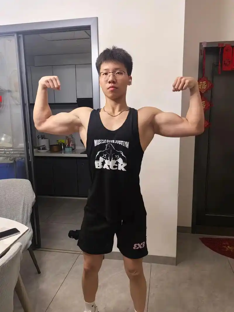 我家的肌肉男#健身💪 #练出好身材 - 抖音