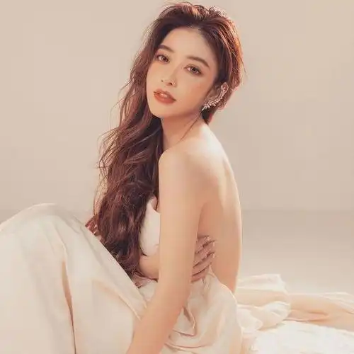 法证先锋iv许维恩拥有比杨幂还细的蚂蚁腰