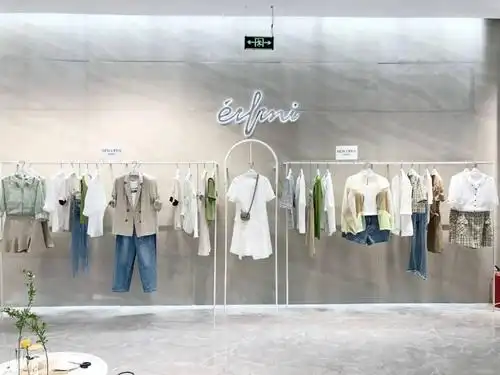 eifini伊芙丽新百广场伊芙丽重装开业