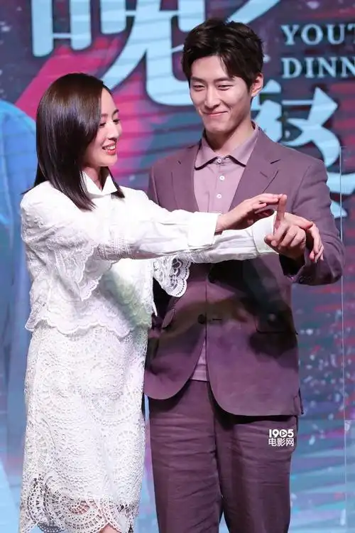 窦骁《六人晚餐》大秀腹肌 回应《楚乔传》抠像