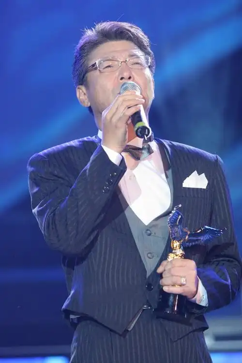 图文:第三届东南劲爆音乐榜颁奖典礼--姜育恒