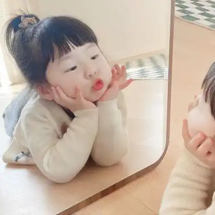 网红小女孩丸子头像