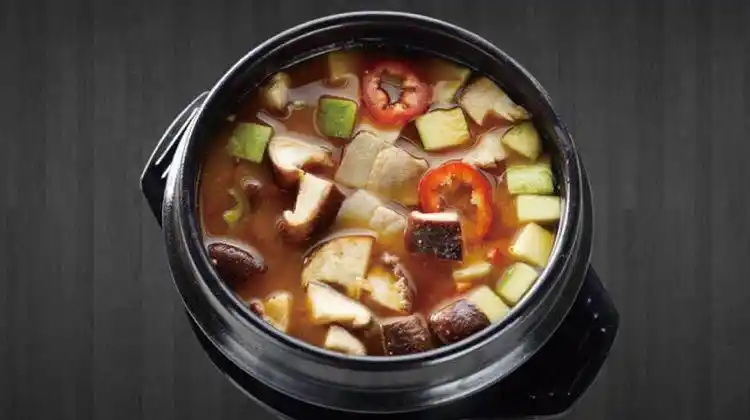 石锅大酱汤图片