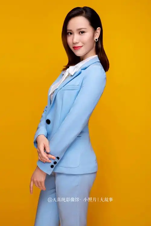 女生商务形象照职业形象照