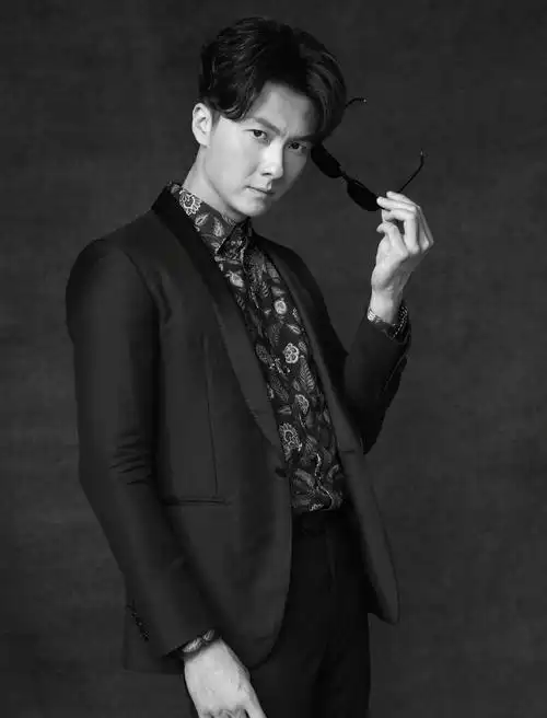 王浩信图片 王浩信帅气图片